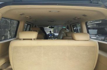 Hyundai Grand Starex gold 2011 for sale 