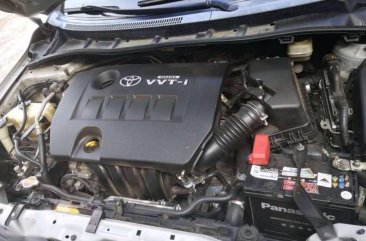 Toyota Corolla Altis 2011 1.6V Top of the Line