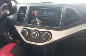 Rush sale Kia Picanto 2015 mt