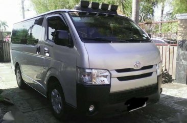 SELLING TOYOTA Hiace van commuter 2015