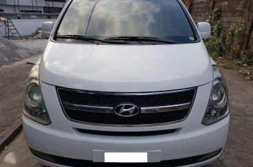 Hyundai Grand Starex 2011 Gold AT for sale