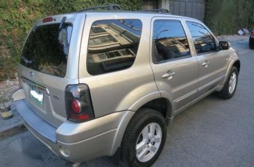 2008 FORD ESCAPE XLS - 260k nego upon viewing . nothing to FIX