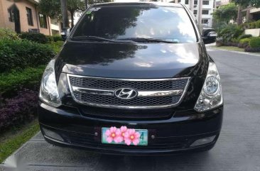 SELLING HYUNDAI Starex Premium 2012