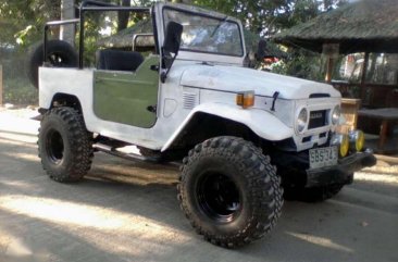 SELLING TOYOTA Land Cruiser fj40 4x4