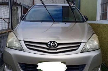 2011 Toyota Innova E for sale 