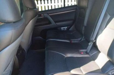 2017 Toyota LandCruiser LC200 Dubai FOR SALE