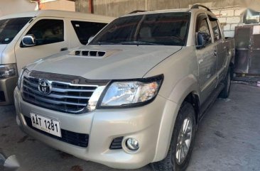 2014 TOYOTA Hilux 25 G 4x2 Gold Metallic Manual