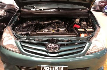 2010 Toyota Innova E AT gas 60kms first owned