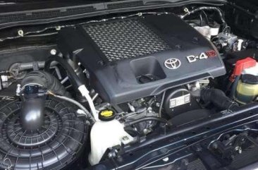 TOYOTA Fortuner V emerald green 2015 top of the line black edition