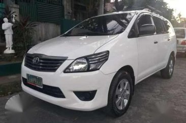 Selling our 2013 Toyota Innova 2.5 E look Diesel