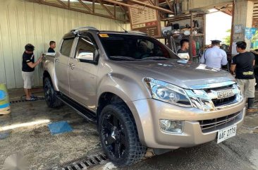 Isuzu Dmax 2014 model AT ash beige