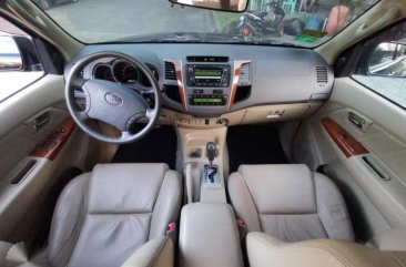 2011 Toyota Fortuner G GAS automatic 1st owned top condition 