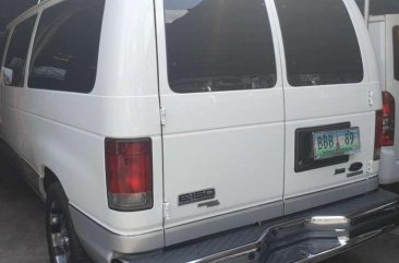 2010 Ford E150 All power 3 rows captain seats