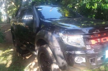 SELLING Ford Ranger xlt 2013 loaded AT