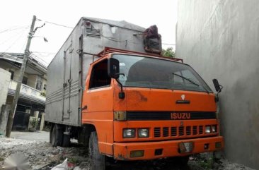 Isuzu Elf truck FOR SALE