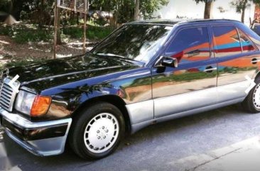 1988 model Mercedez Benz W124 FOR SALE