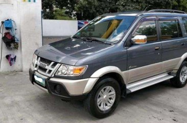 2010 Isuzu Crosswind 2.5 XUV MT Blue FOR SALE