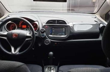 HONDA JAZZ 2012 1.5V Top of the line