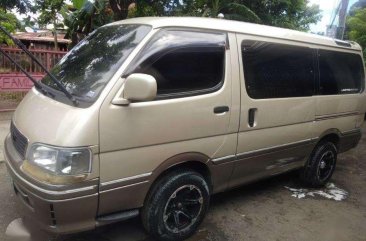 Toyota Hi Ace Fresh in and out gagamitin na lang 2010