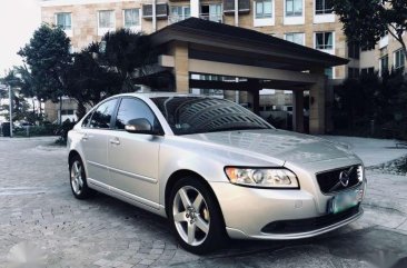 Volvo S40 model 2013 Silver Automatic