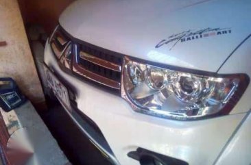 Mitsubishi Montero 2014 glx diesel manual white color .