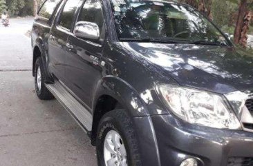 Pickup Truck 2011 Toyota Hilux 2.7G M/T Diesel