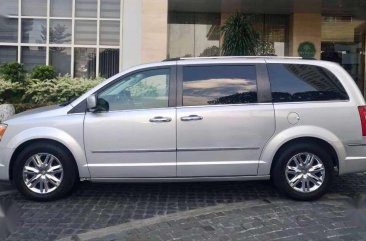 2008 Chrysler Town and Country Silver Automatic transmission