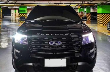 2016 Ford Explorer V6 4x4 Top of the line 