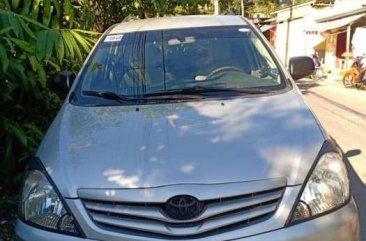 Toyota Innova E 2010 gasoline manual for sale 