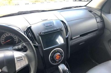 Isuzu MUX 3.0 4x2 AT 2017 for sale