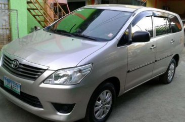 2012 Toyota Innova E for sale