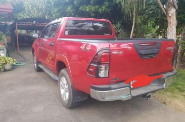 SELLING TOYOTA Hilux 2016