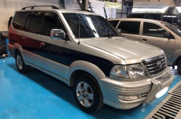 Toyota Revo vx200 20efi at gas eng 9seaters 2003