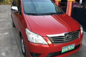 SELLING Toyota Innova e 2012