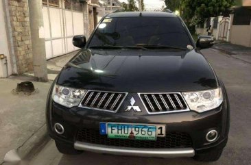 SELLING MITSUBISHI Montero GLX 2013