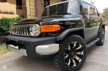 2014 Toyota FJ Cruiser AT 4x4 1st owned lady driven