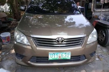 For sale TOYOTA Innova E 2012 model manual transmission