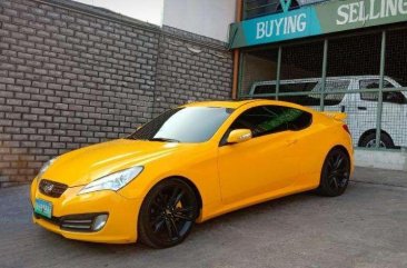 2012 Hyundai Genesis 3.8V6 automatic yellow