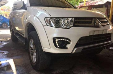 Rush for sale 2015 Mitsubishi Montero glx