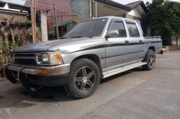 Toyota Hilux 1998 model manual 4x2 for sale