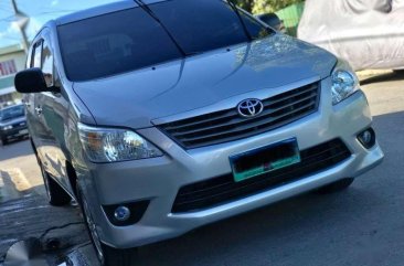 Selling Toyota Innova e 2012 automatic diesel