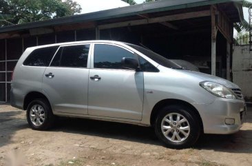 2011 Toyota Innova E for sale