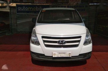 2017 Hyundai Starex White MT Diesel - Automobilico Sm City Bicutan