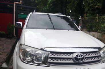 For sale Toyota Fortuner white 2009