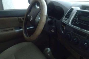 Toyota Hilux 4x2 manual 2013model FOR SALE