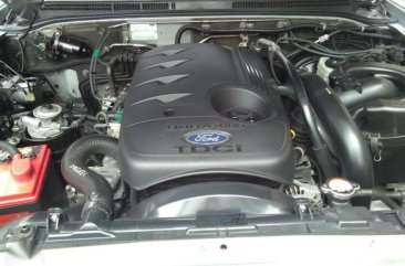 Ford Everest matic 4x2 2009 FOR SALE