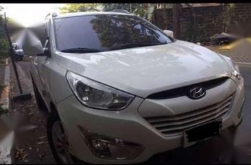 Selling white Hyundai Tucson 2010