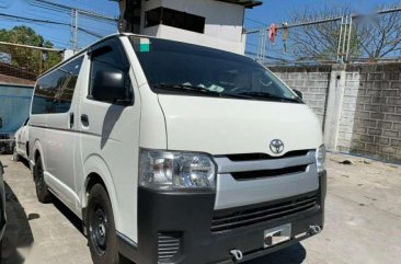 2018 Toyota Hiace 3.0 commuter diesel manual WHITE