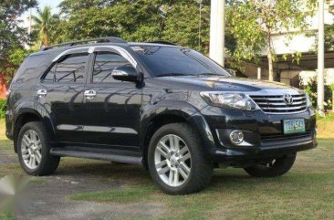 2012 TOYOTA Fortuner 2.5 diesel automatic 4X2. 