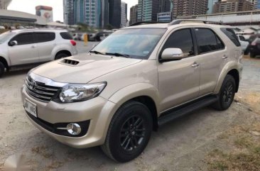 Toyota Fortuner V 2015 AT for sale 